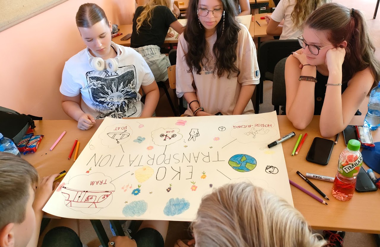 Studenti namalovali a prezentovali důležitost ekologického cestování